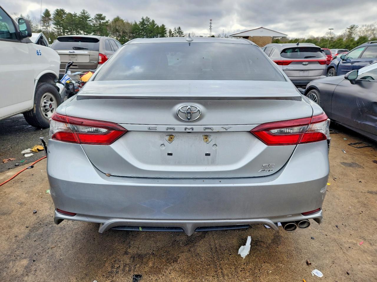 2021 TOYOTA CAMRY SE photo 11