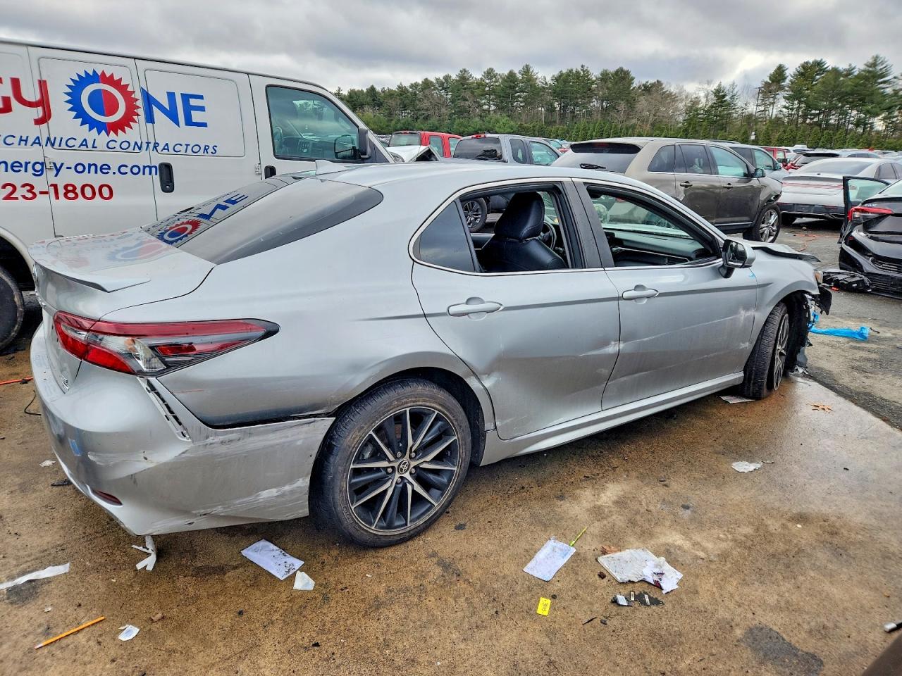 2021 TOYOTA CAMRY SE photo 5