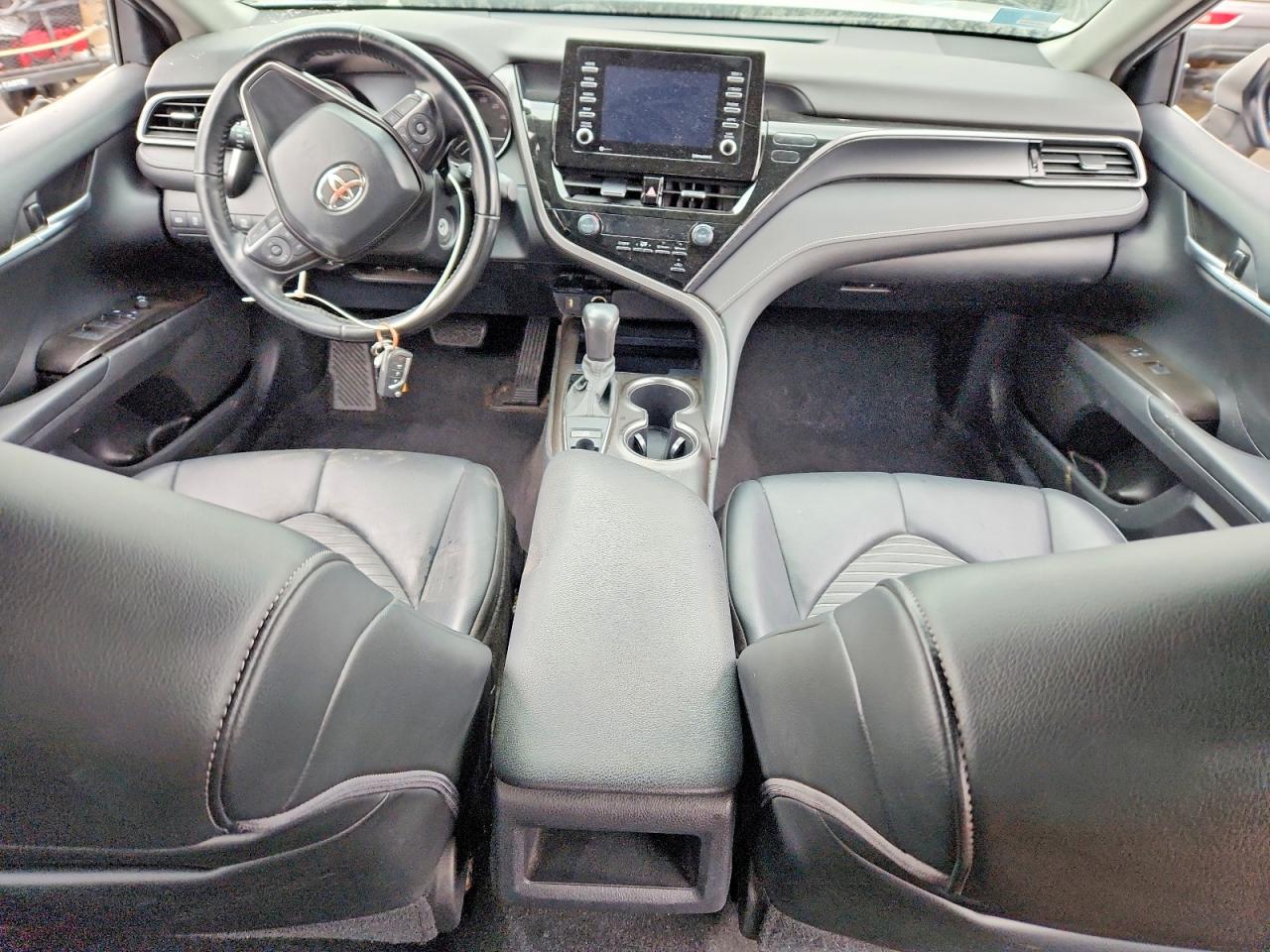 2021 TOYOTA CAMRY SE photo 15