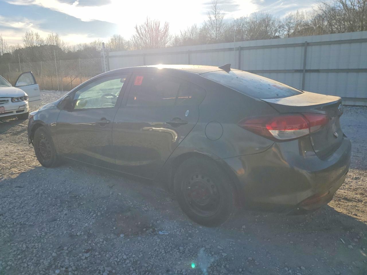 2017 KIA FORTE LX photo 3
