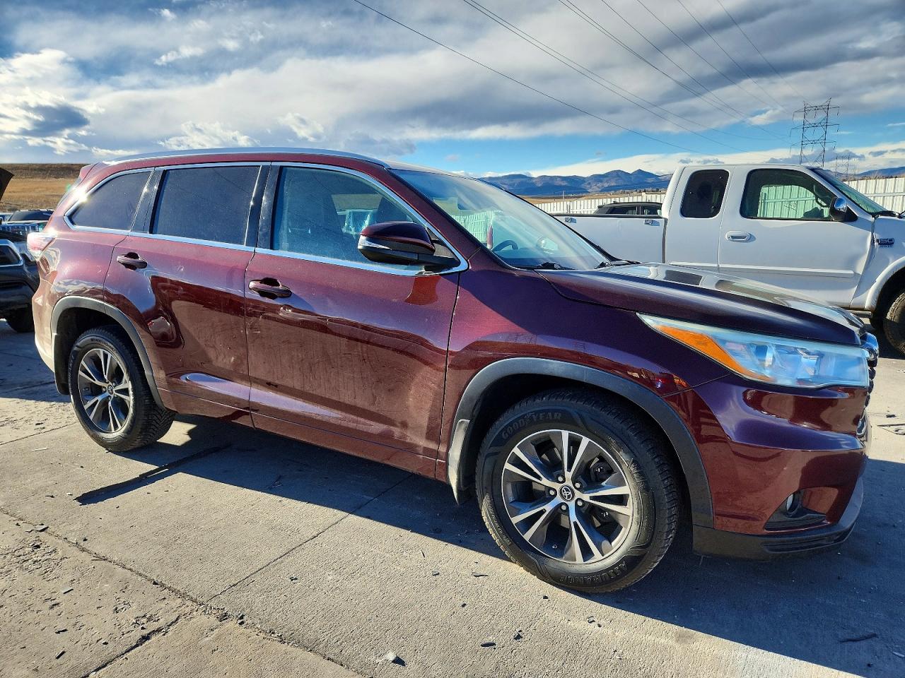 2016 TOYOTA HIGHLANDER XLE photo 4