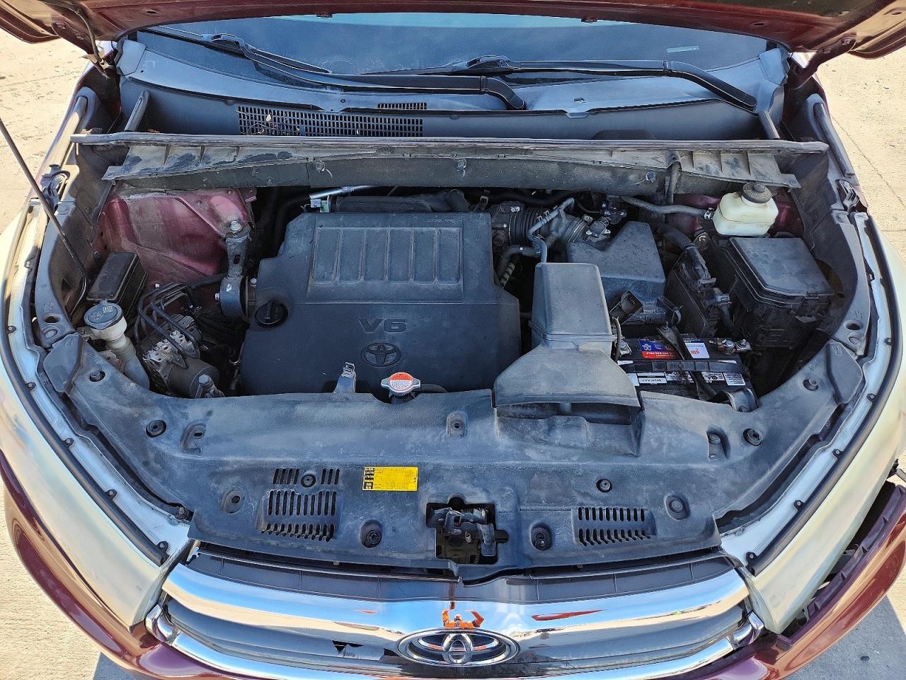 2016 TOYOTA HIGHLANDER XLE photo 12