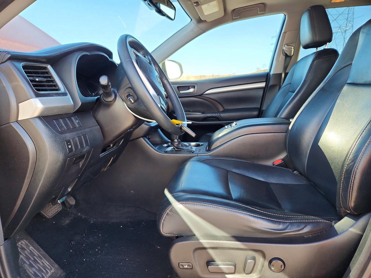 2016 TOYOTA HIGHLANDER XLE photo 7