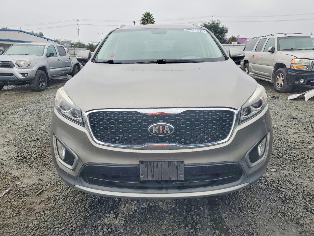 2016 KIA SORENTO photo 9