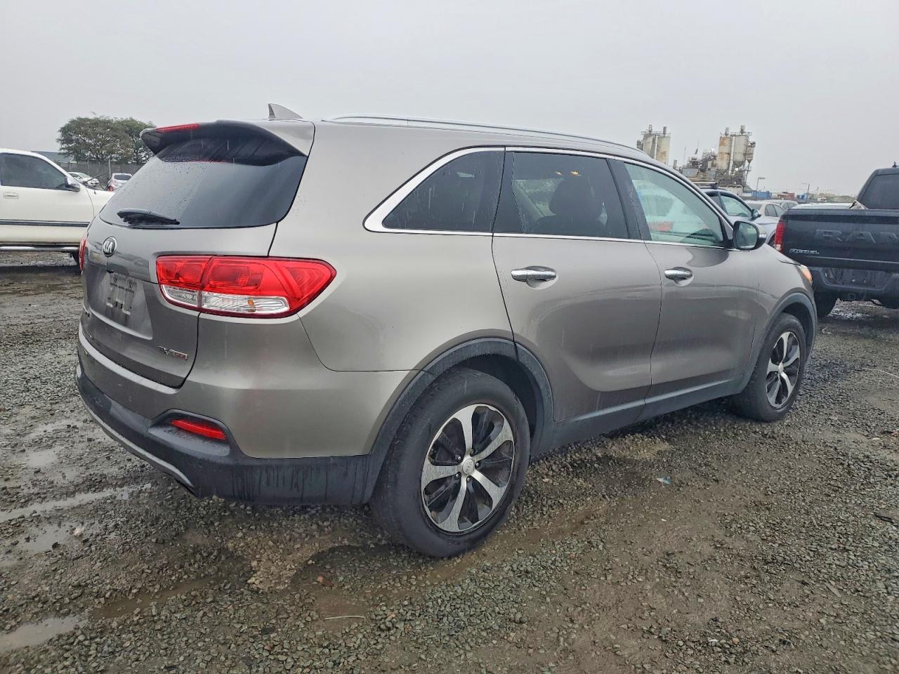 2016 KIA SORENTO photo 5