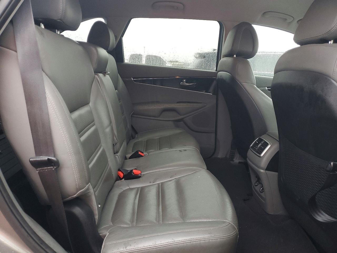2016 KIA SORENTO photo 21