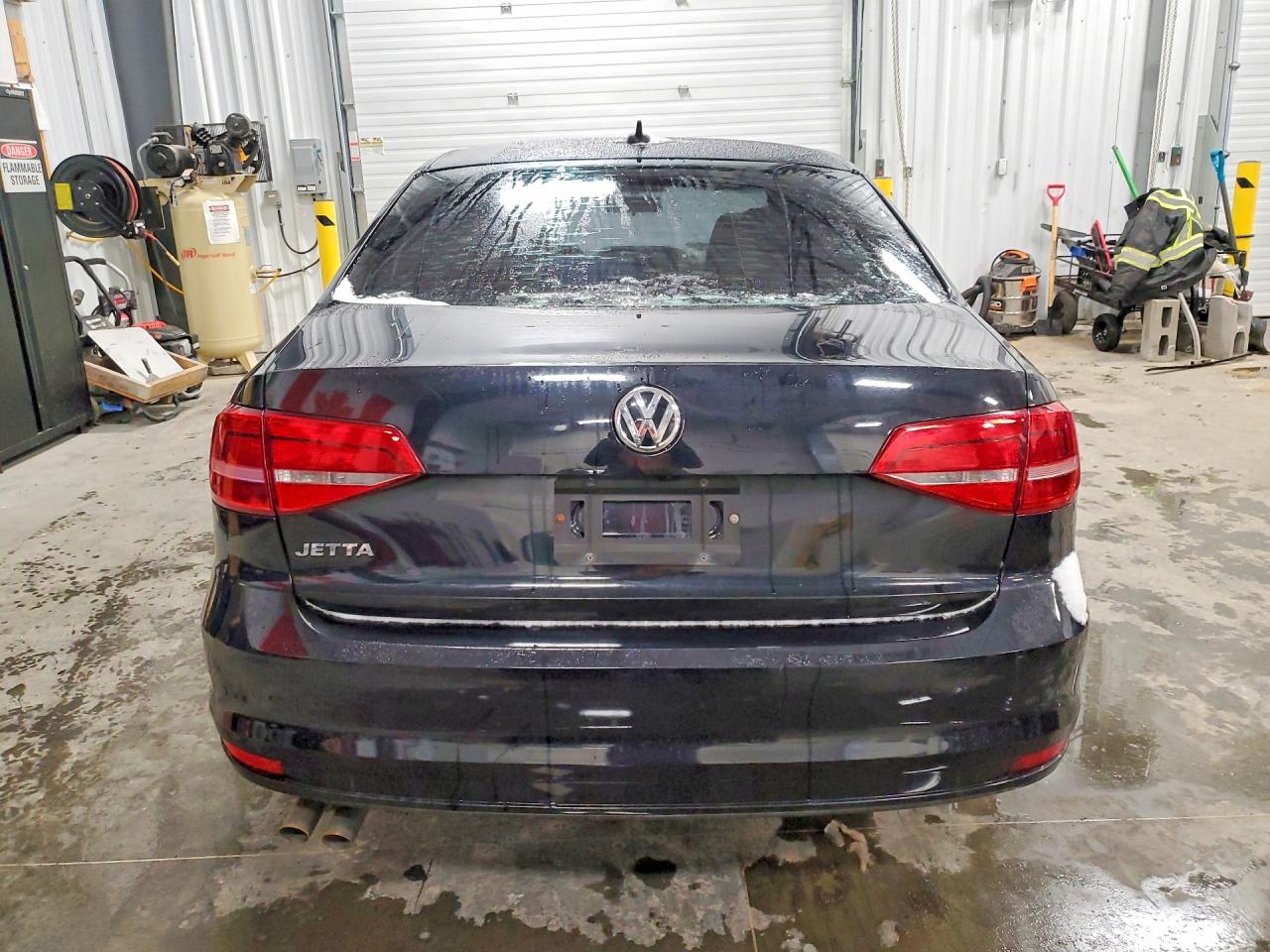 2015 VOLKSWAGEN JETTA BASE photo 6