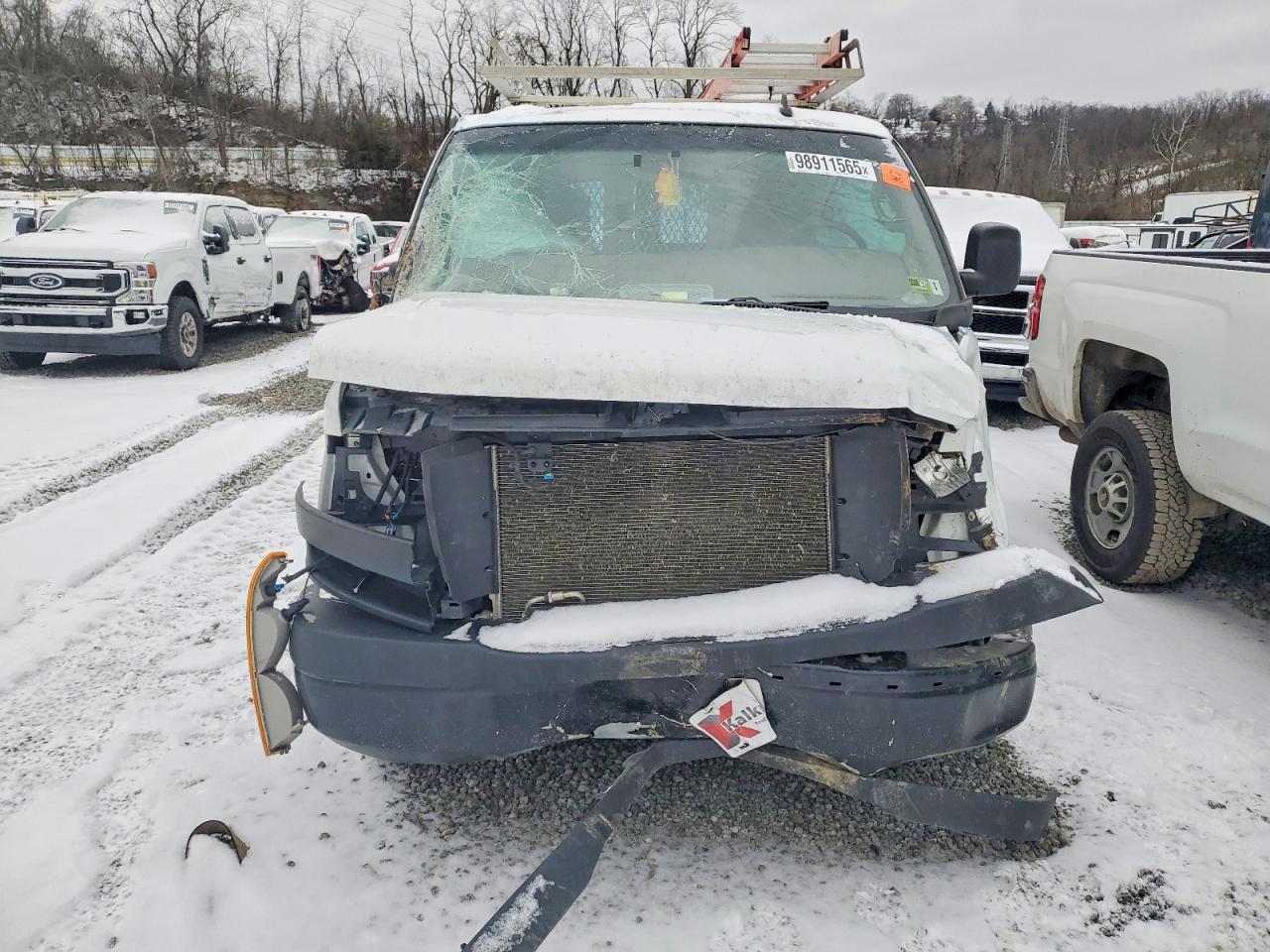 2022 GMC SAVANA G2500 photo 5