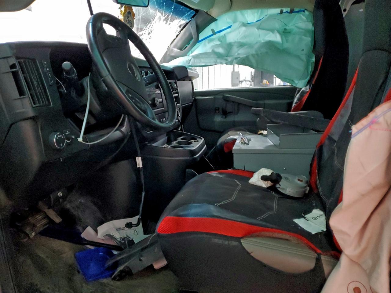 2022 GMC SAVANA G2500 photo 7