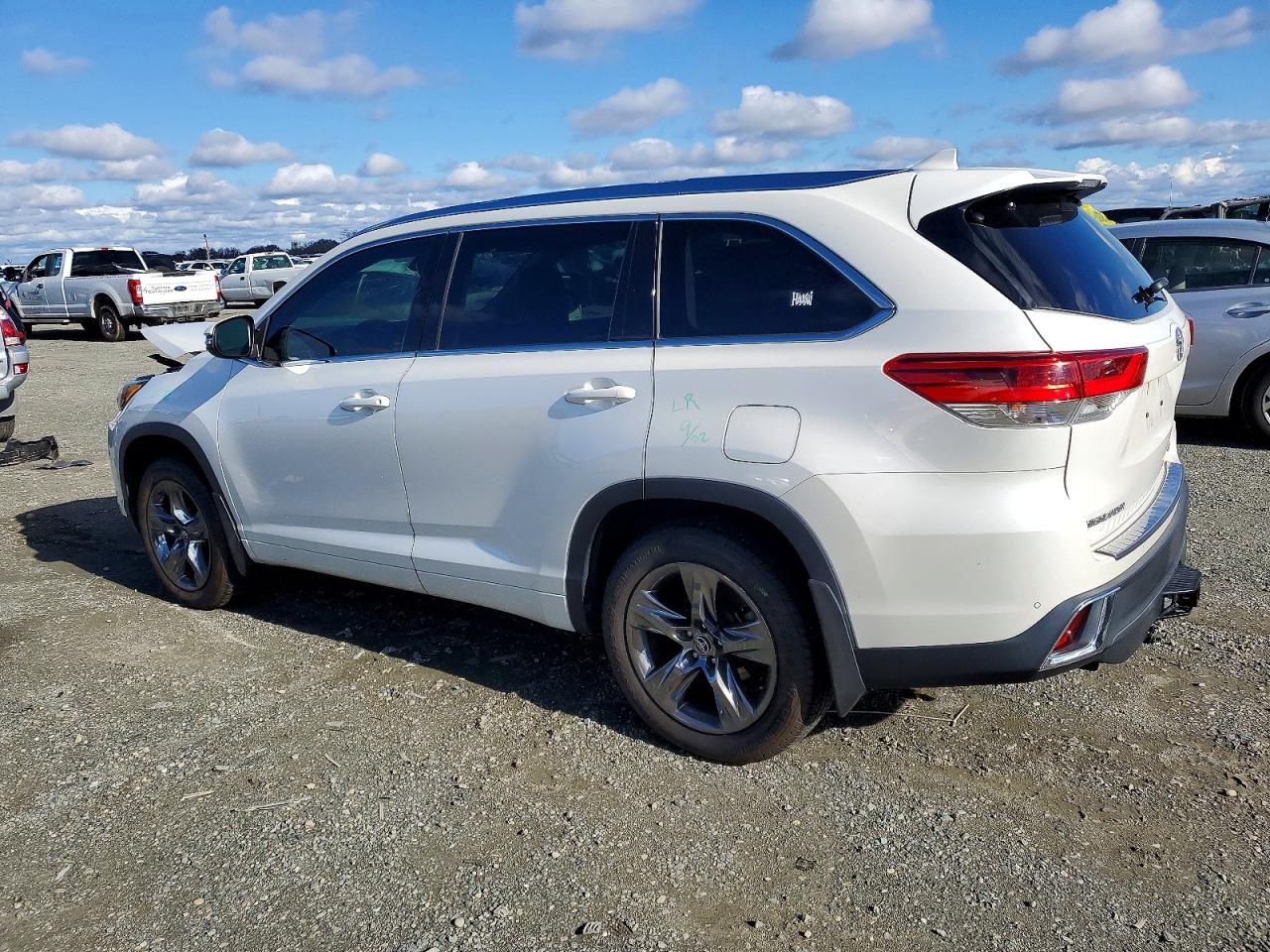 2017 TOYOTA HIGHLANDER LIMITED photo 2