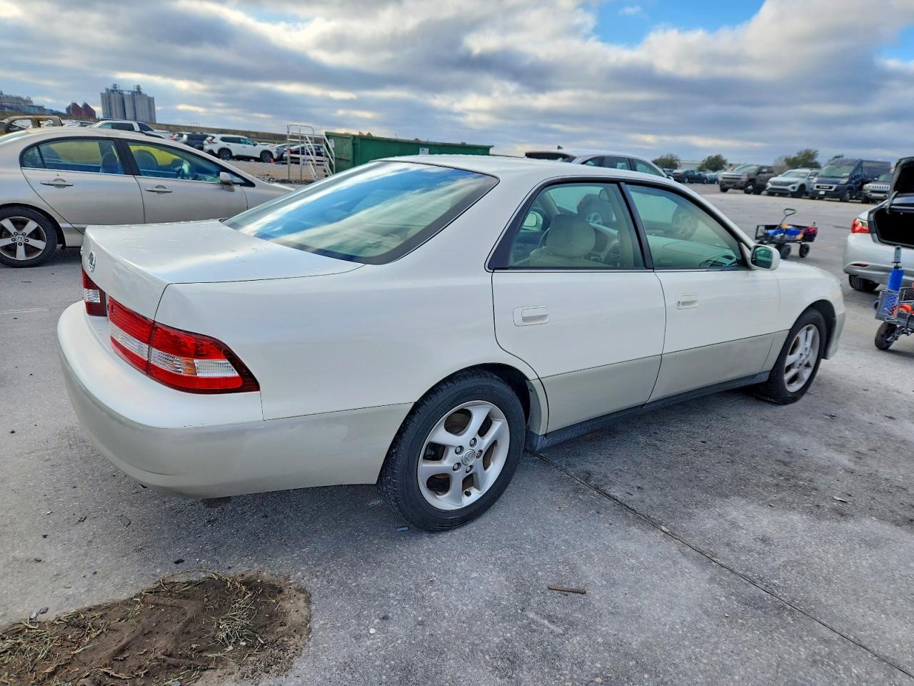 2001 LEXUS ES 300 photo 3