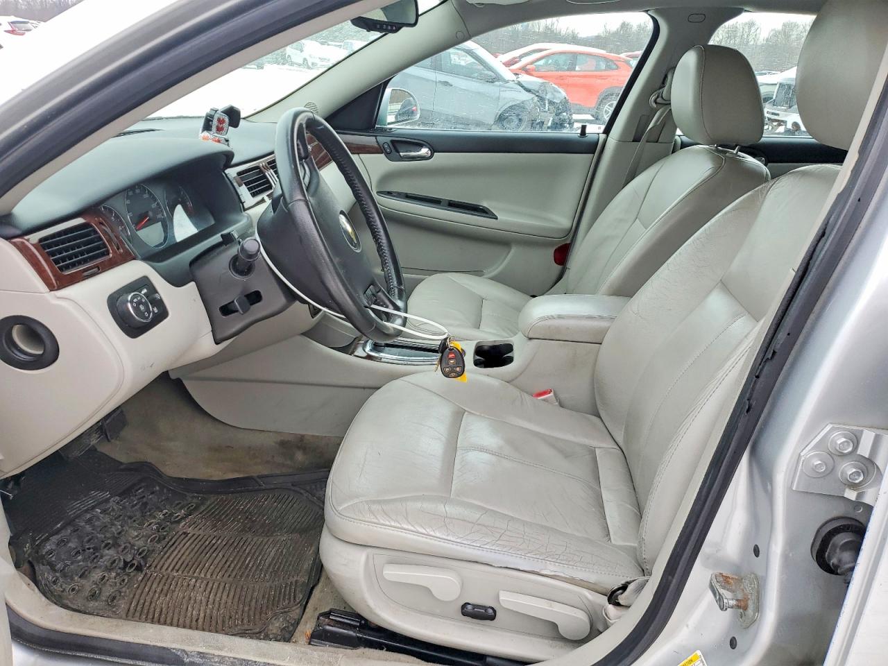 2011 CHEVROLET IMPALA LT photo 13