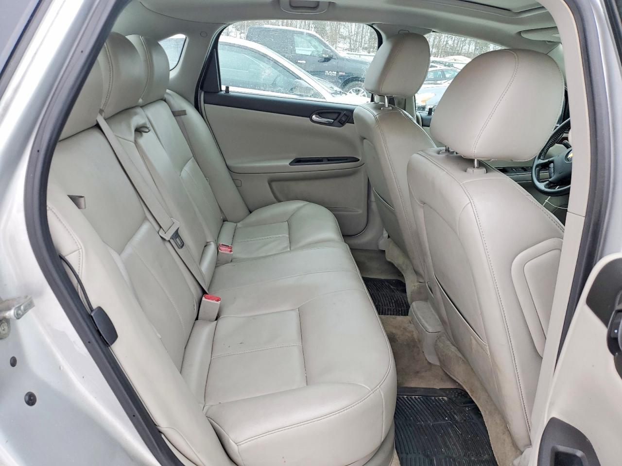 2011 CHEVROLET IMPALA LT photo 19