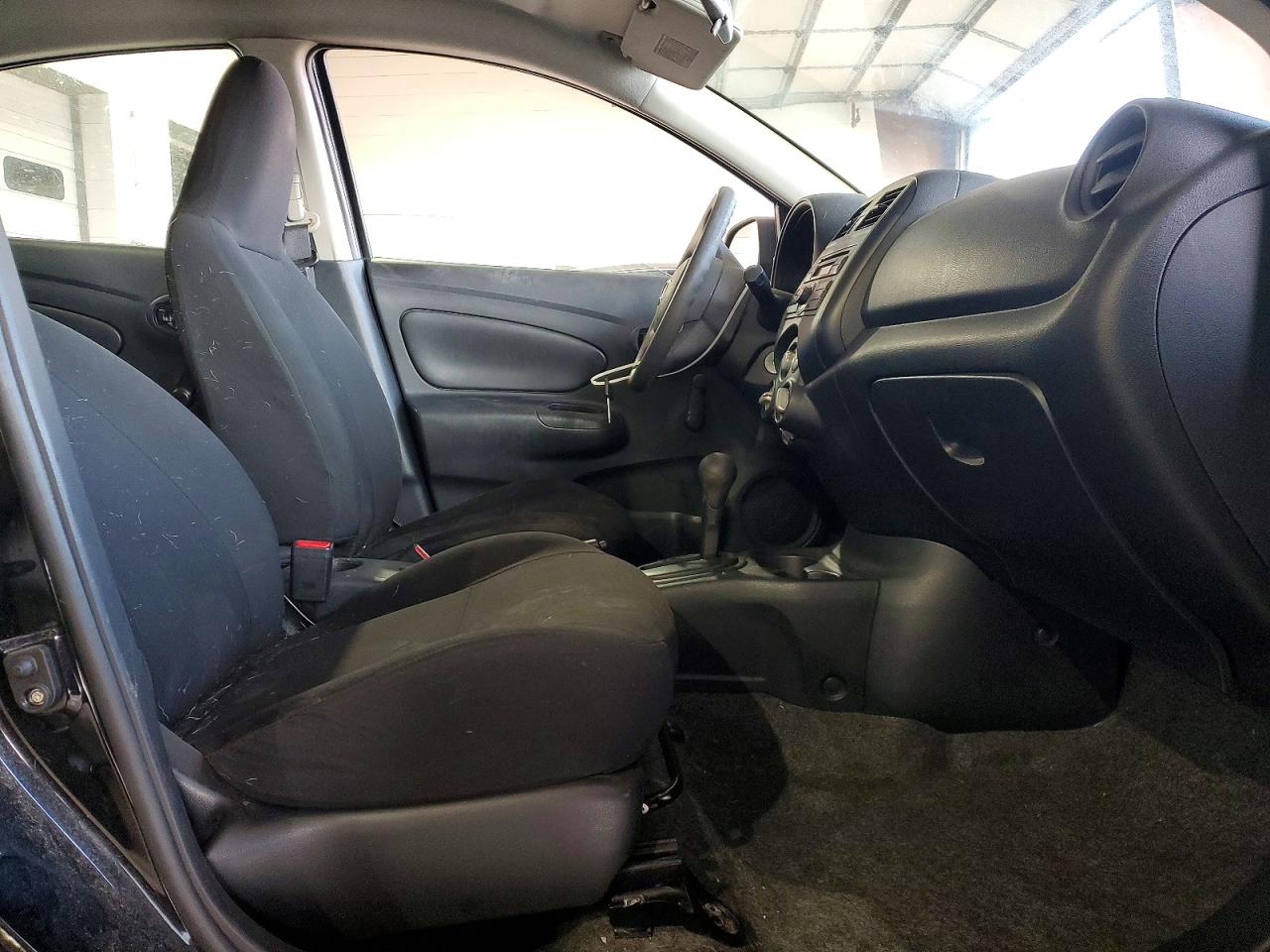 2014 NISSAN VERSA S photo 7