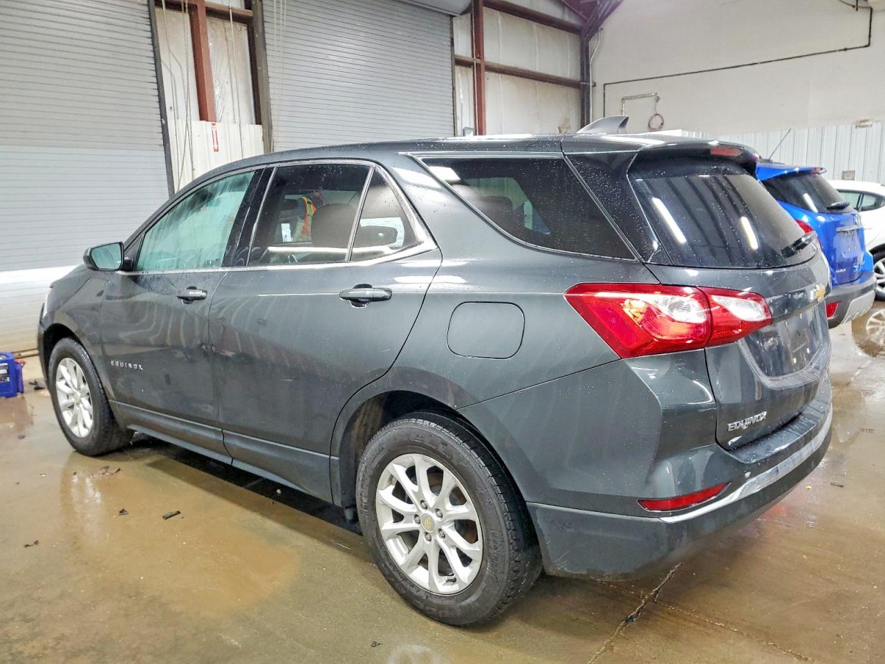 2019 CHEVROLET EQUINOX LT photo 2