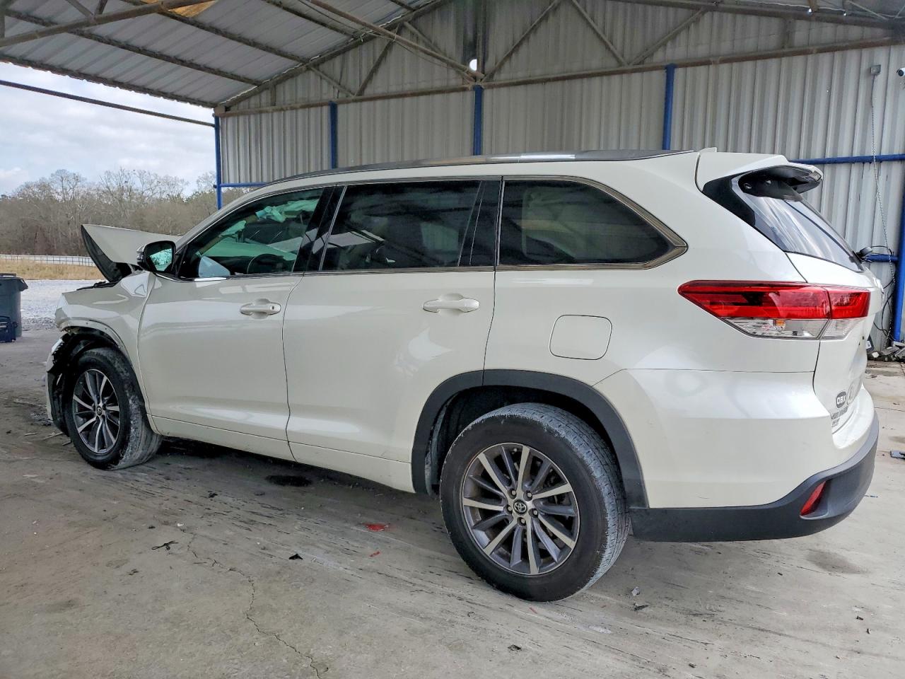 2018 TOYOTA HIGHLANDER SE photo 2
