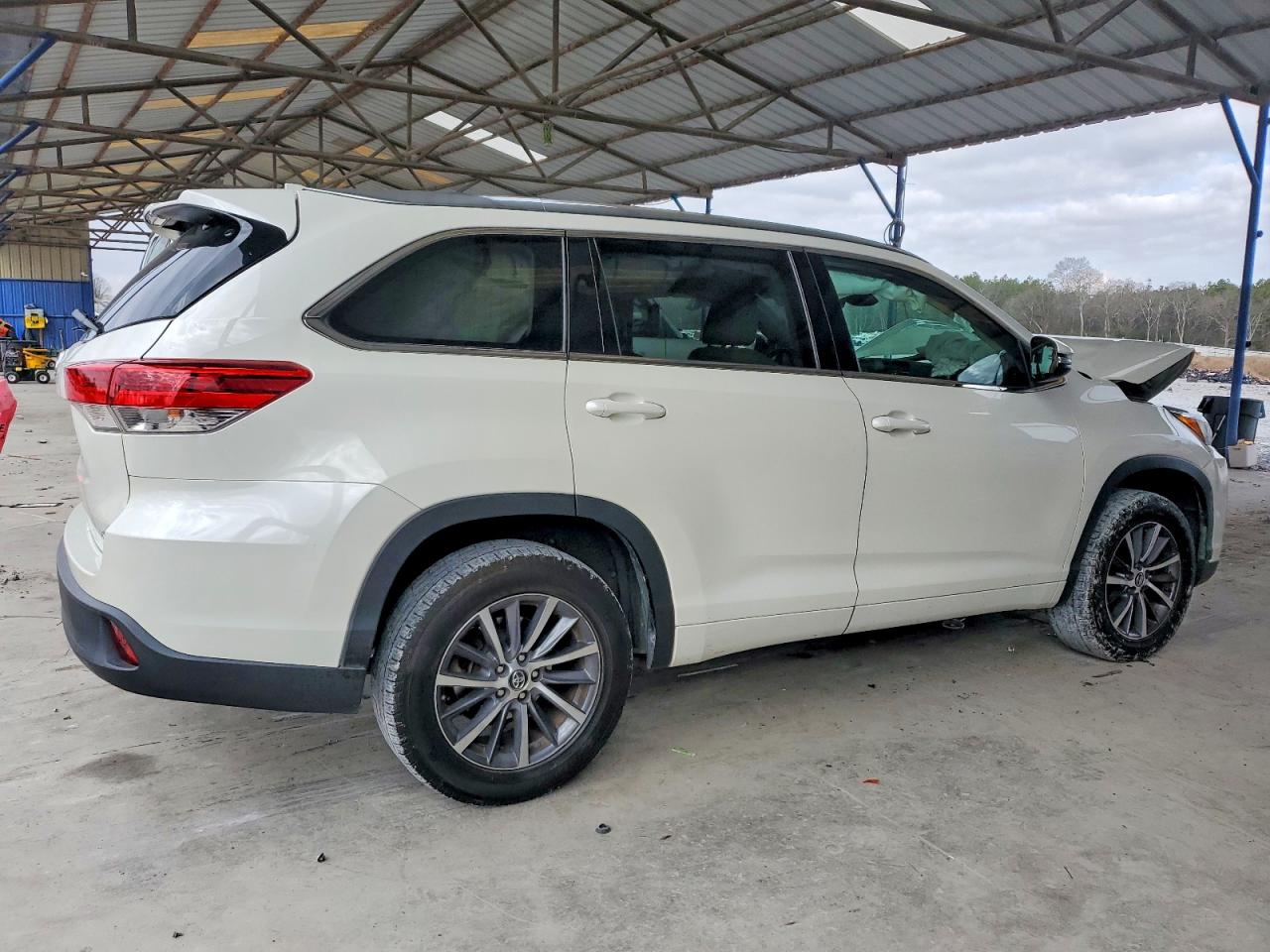 2018 TOYOTA HIGHLANDER SE photo 3