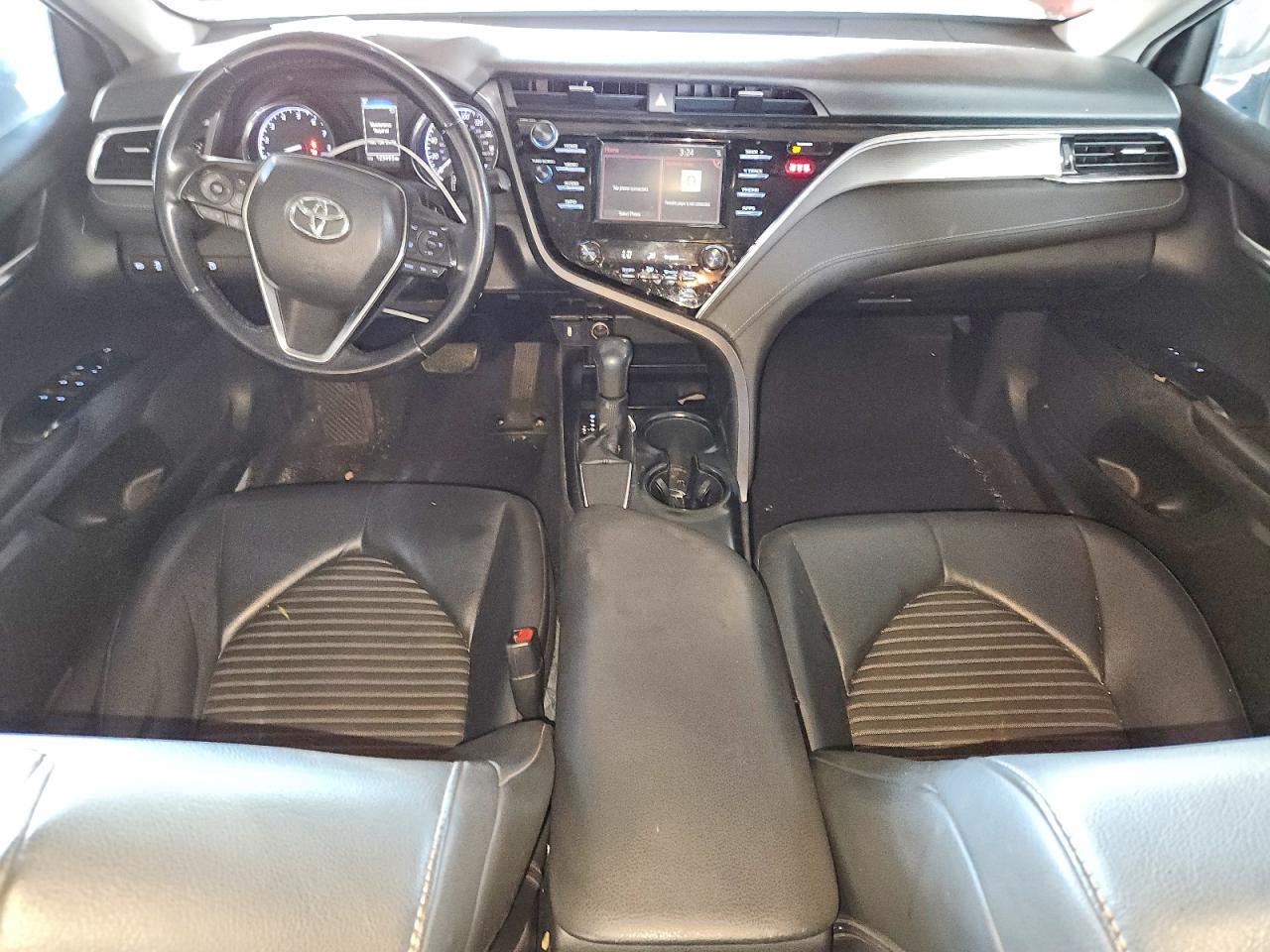 2018 TOYOTA CAMRY L photo 8