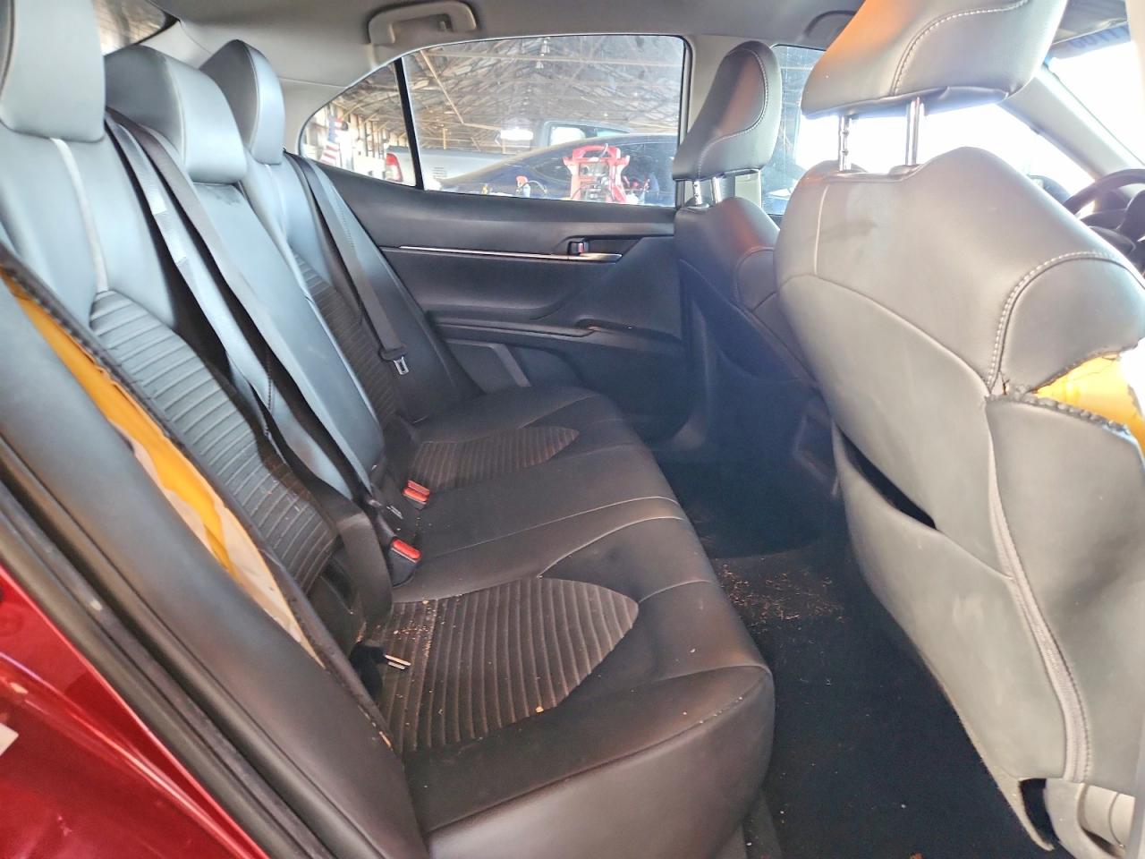 2018 TOYOTA CAMRY L photo 10