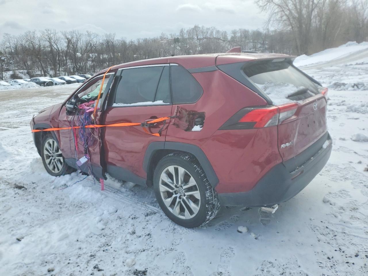 2019 TOYOTA RAV4 XLE PREMIUM photo 2