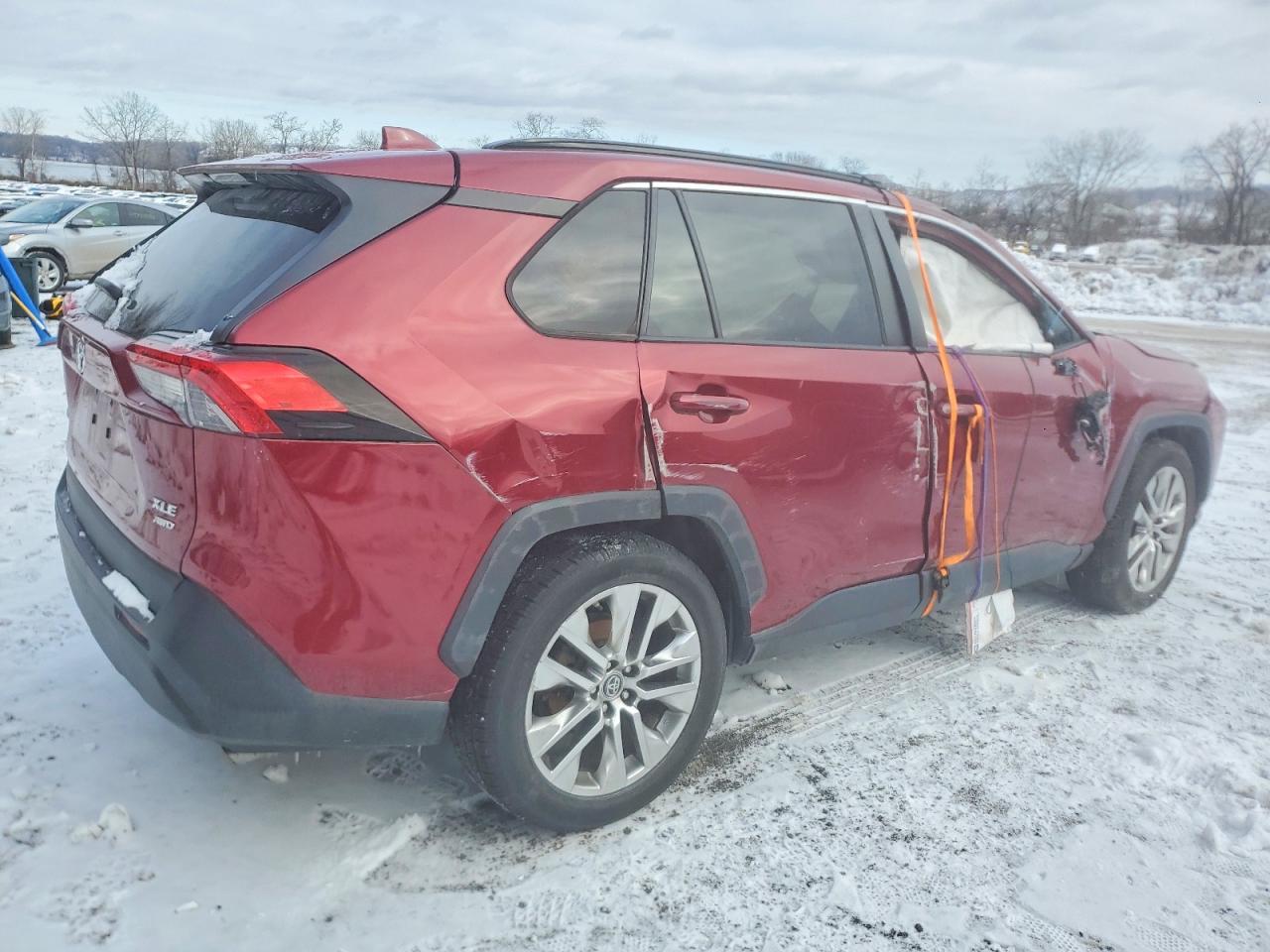 2019 TOYOTA RAV4 XLE PREMIUM photo 3