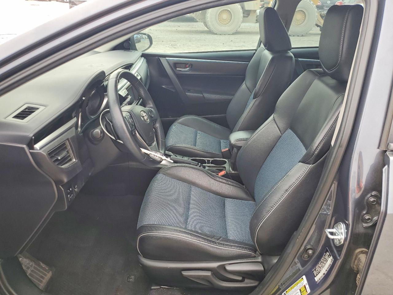 2015 TOYOTA COROLLA L photo 7