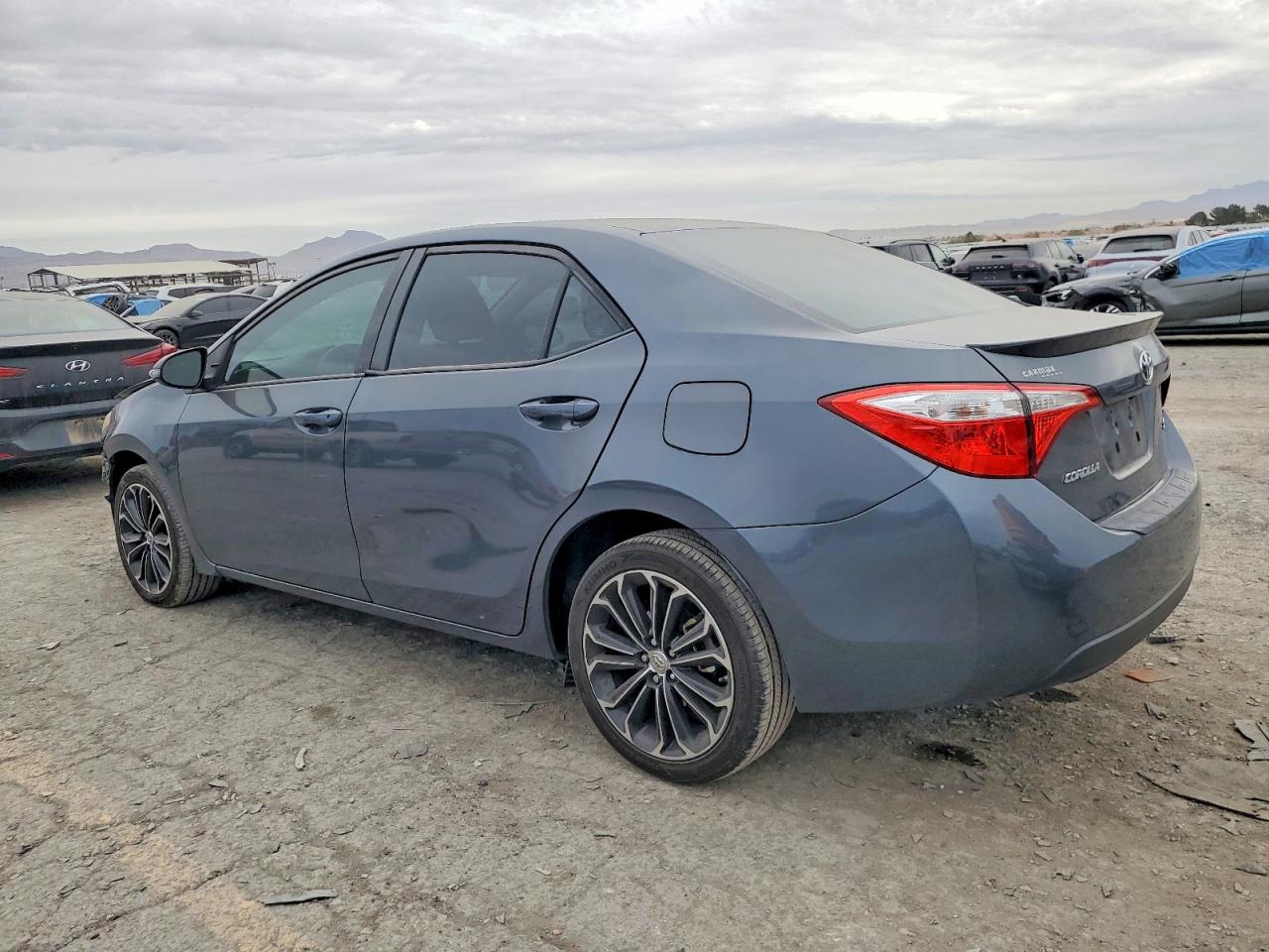 2015 TOYOTA COROLLA L photo 2