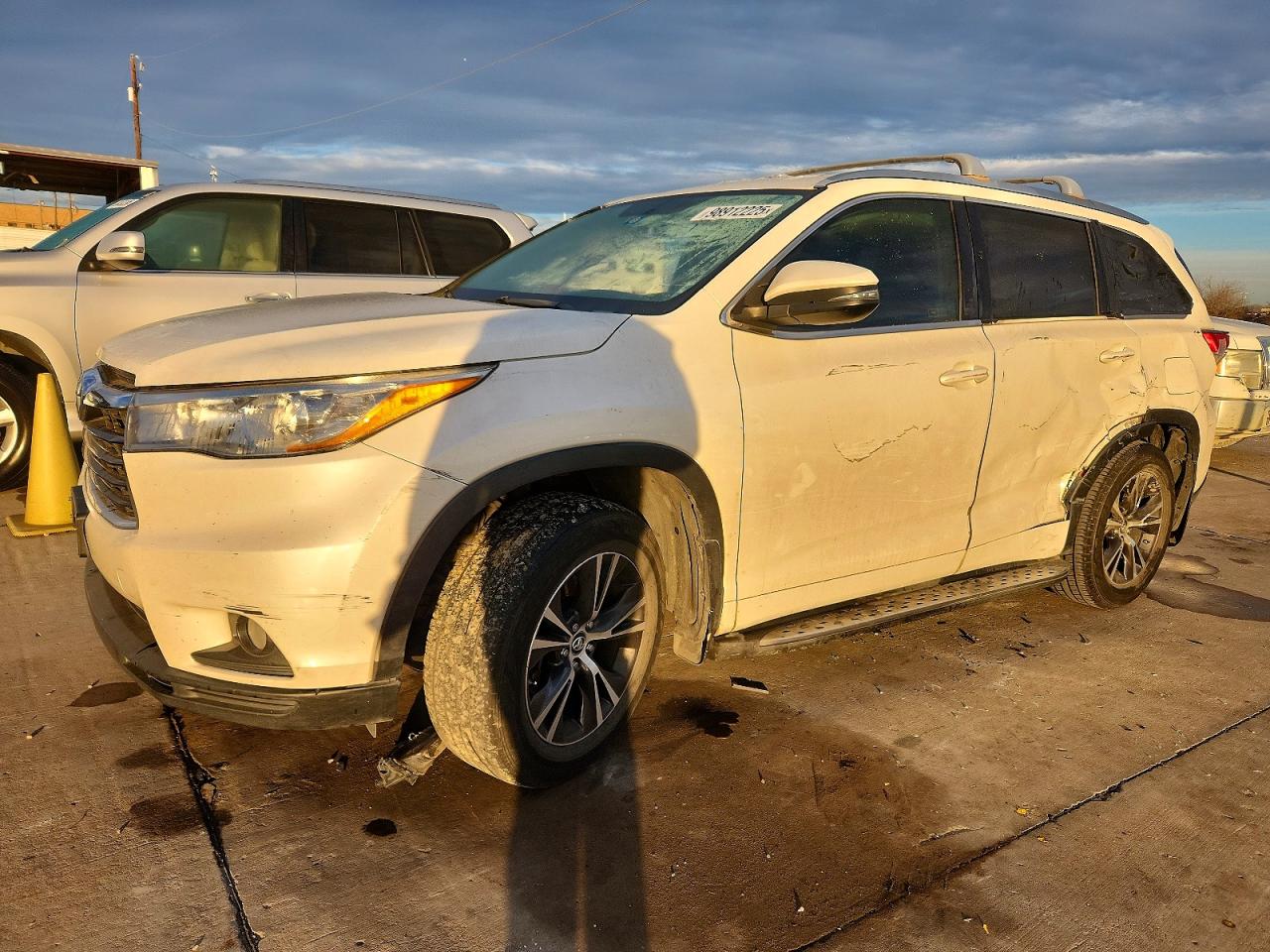 2016 TOYOTA HIGHLANDER