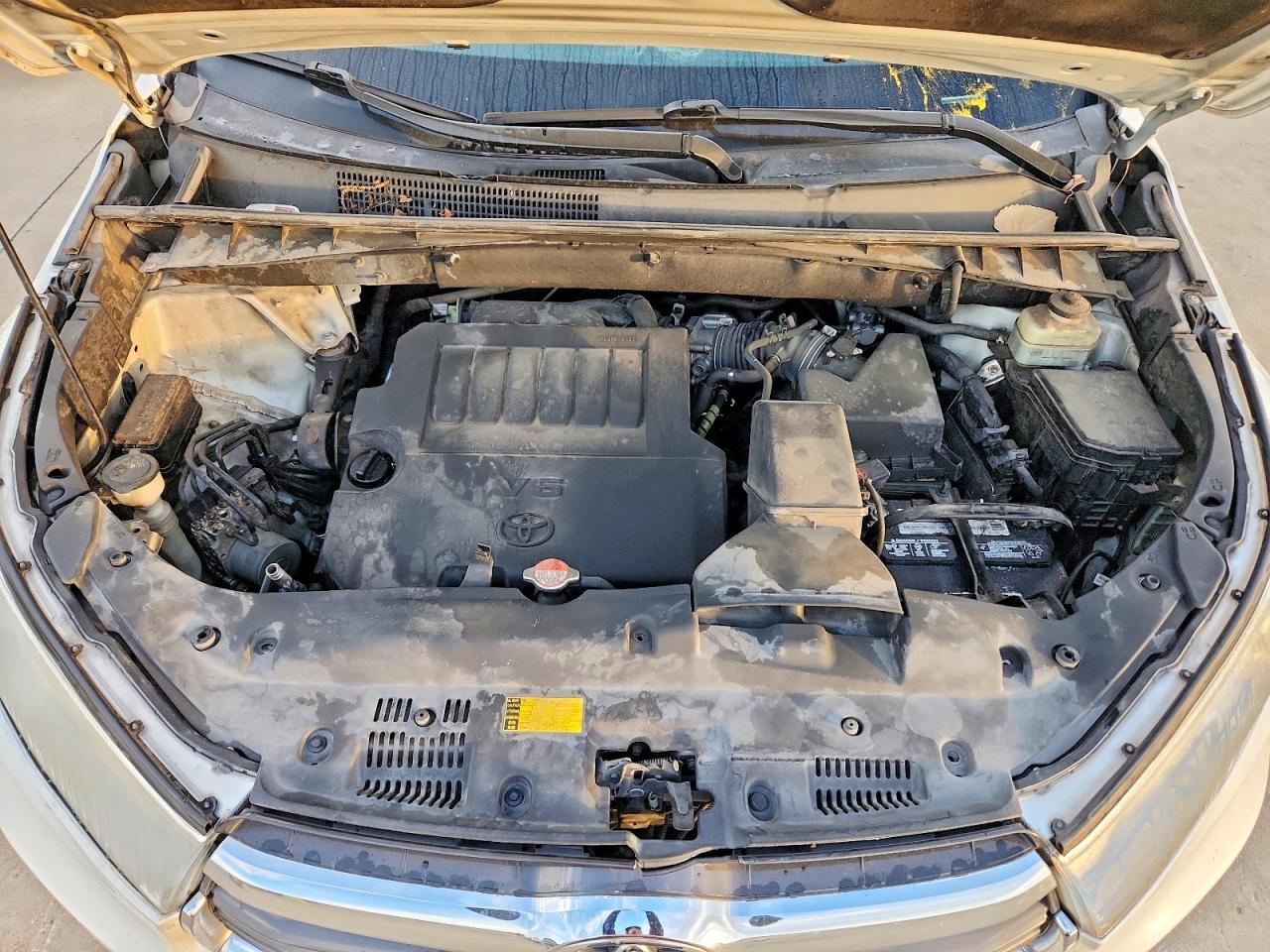2016 TOYOTA HIGHLANDER XLE photo 34