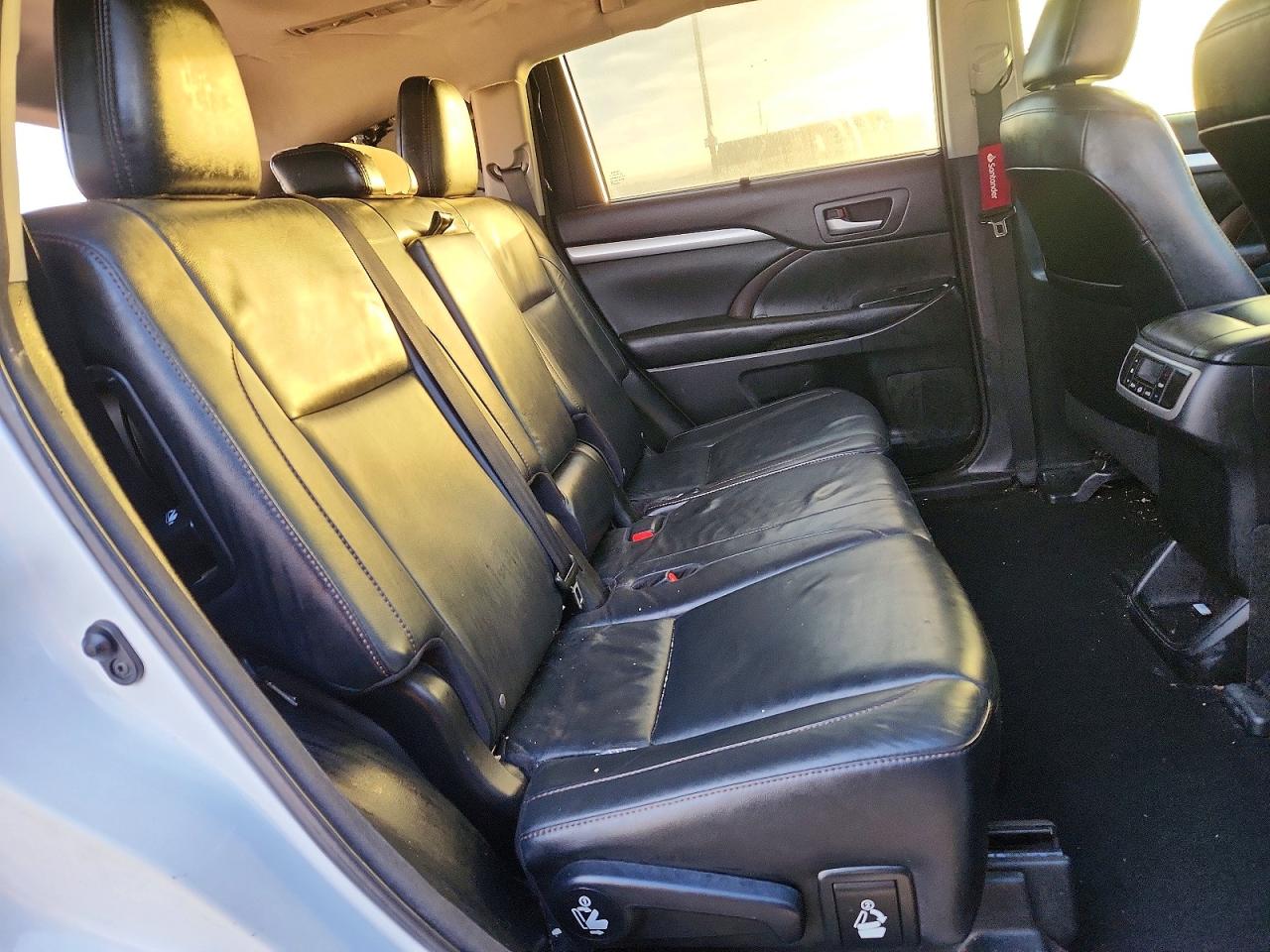 2016 TOYOTA HIGHLANDER XLE photo 31