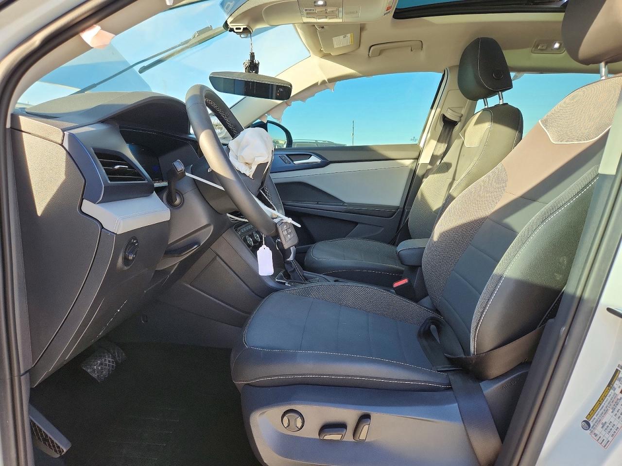 2024 VOLKSWAGEN TAOS SE photo 7