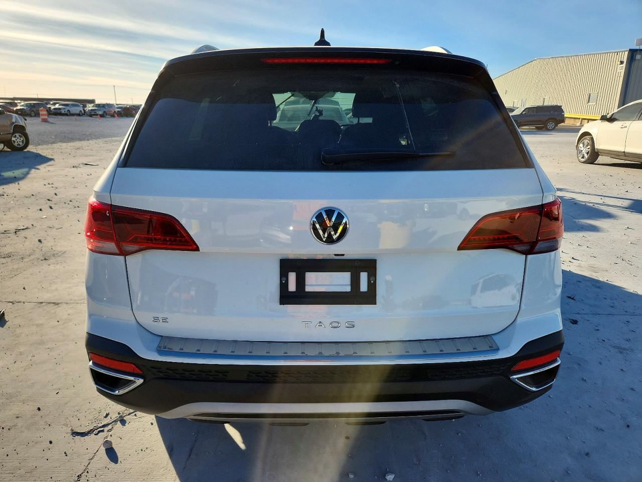 2024 VOLKSWAGEN TAOS SE photo 6