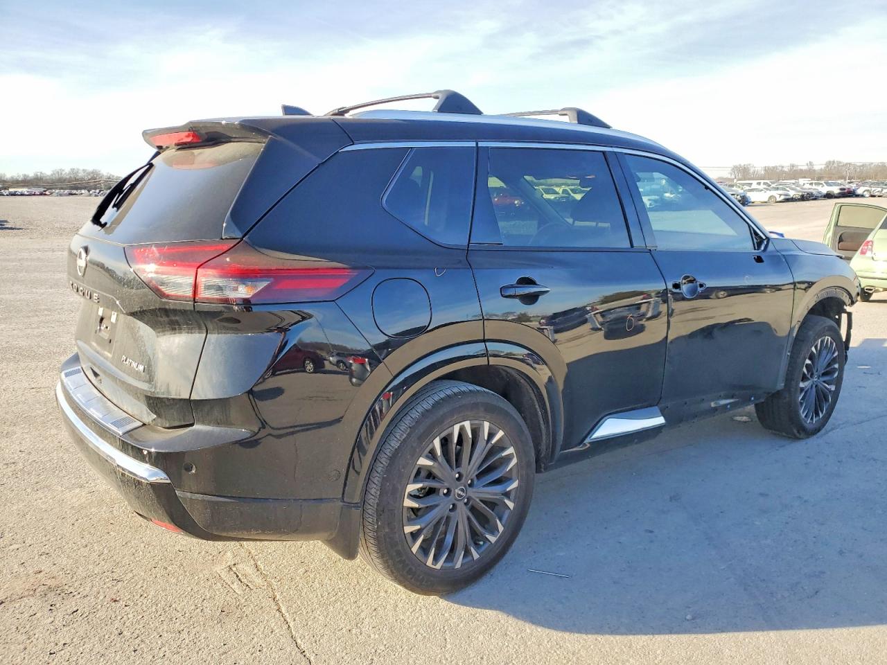 2025 NISSAN ROGUE PLATINUM photo 3