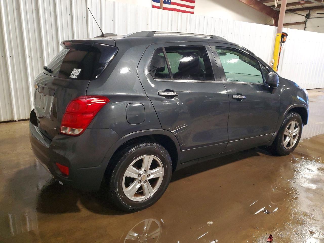 2017 CHEVROLET TRAX 1LT photo 3