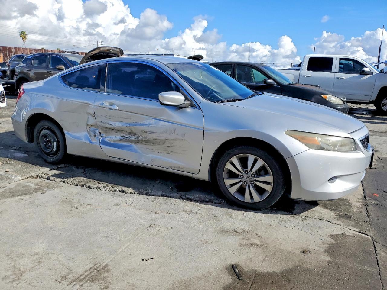 2010 HONDA ACCORD LX photo 4