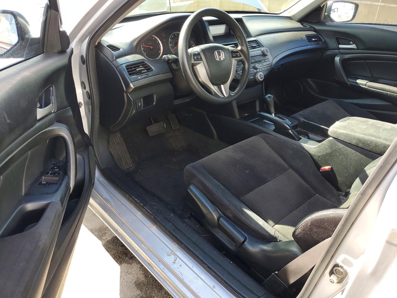 2010 HONDA ACCORD LX photo 8