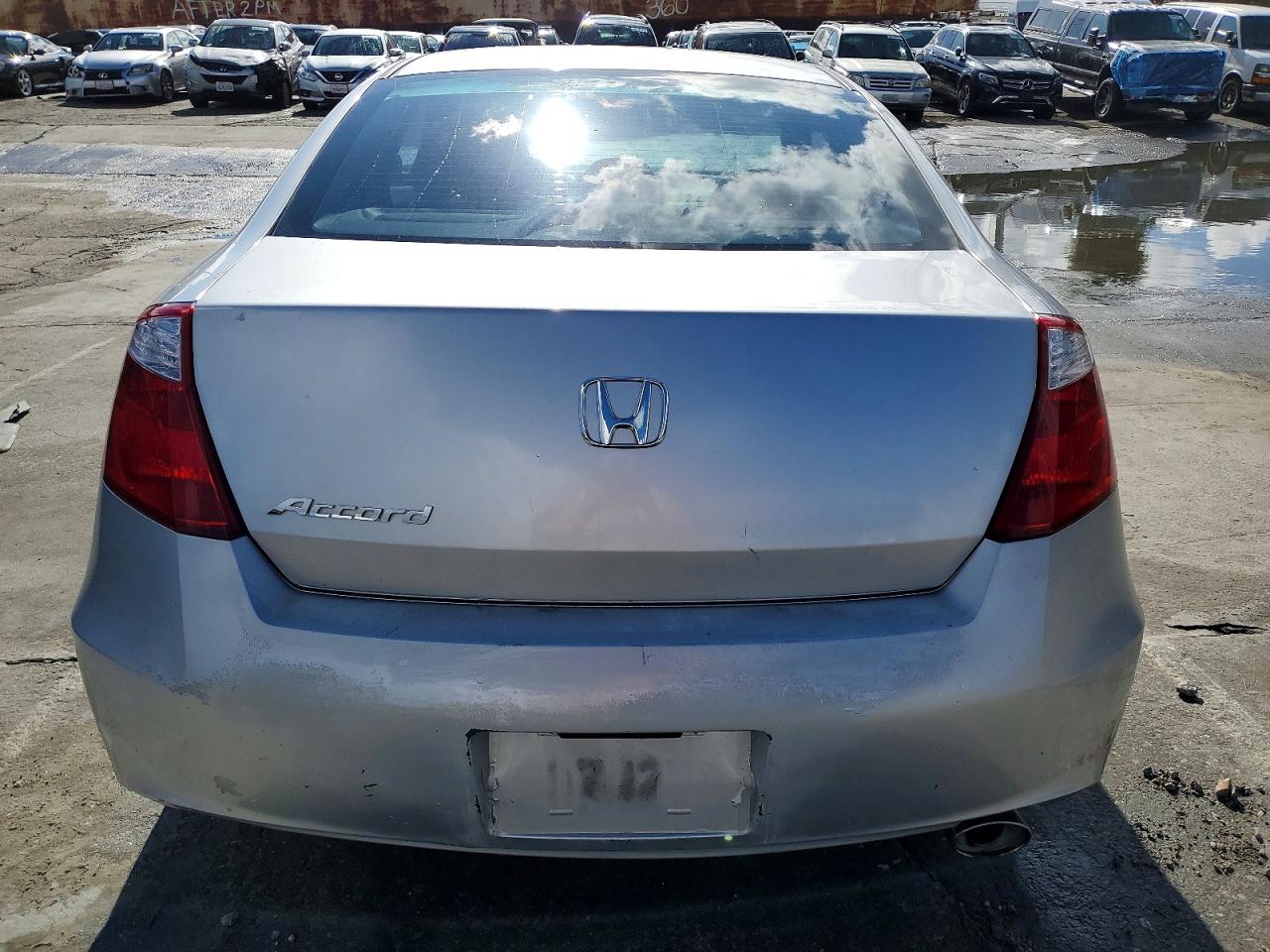 2010 HONDA ACCORD LX photo 6