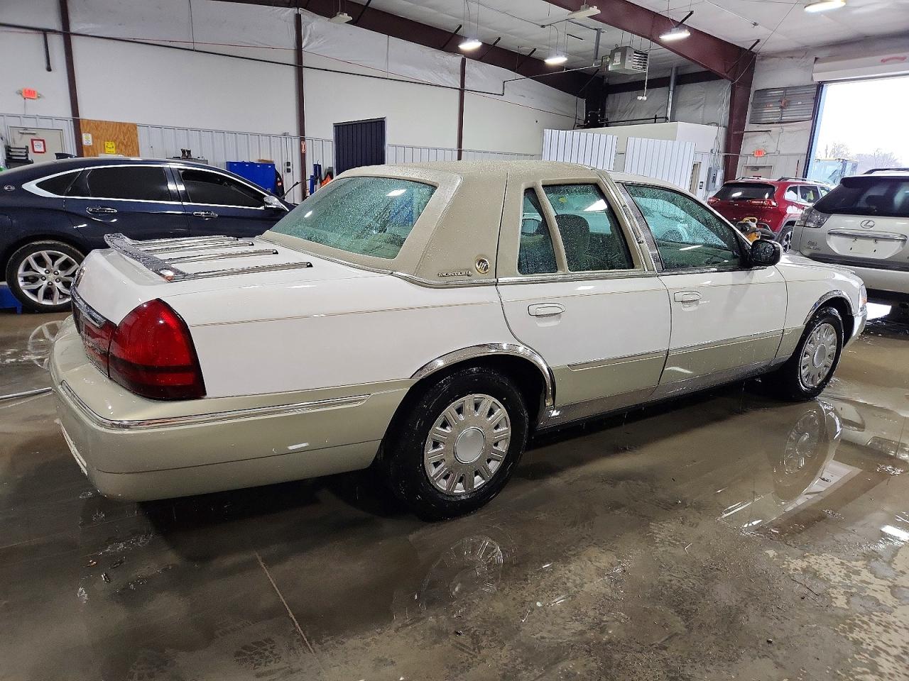 2004 MERCURY GRAND MARQUIS GS photo 3