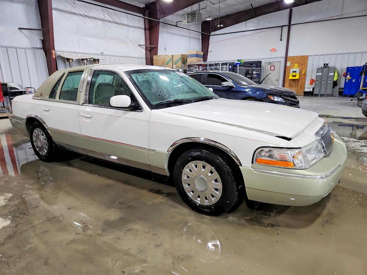 2004 MERCURY GRAND MARQUIS GS photo 4