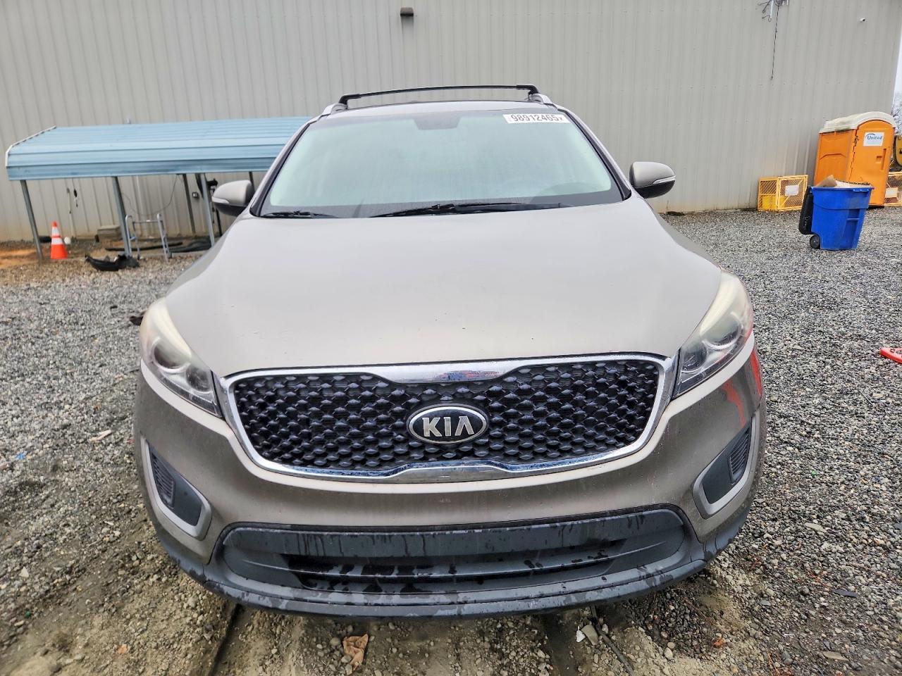 2016 KIA SORENTO LX photo 5