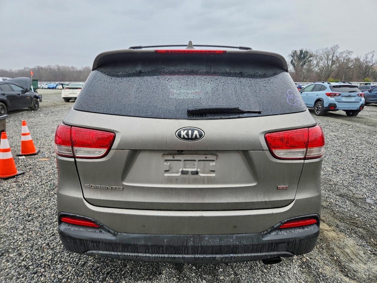 2016 KIA SORENTO LX photo 6