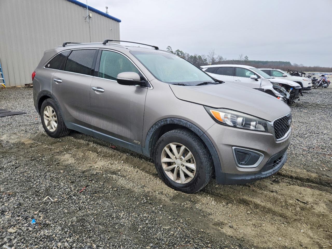 2016 KIA SORENTO LX photo 4