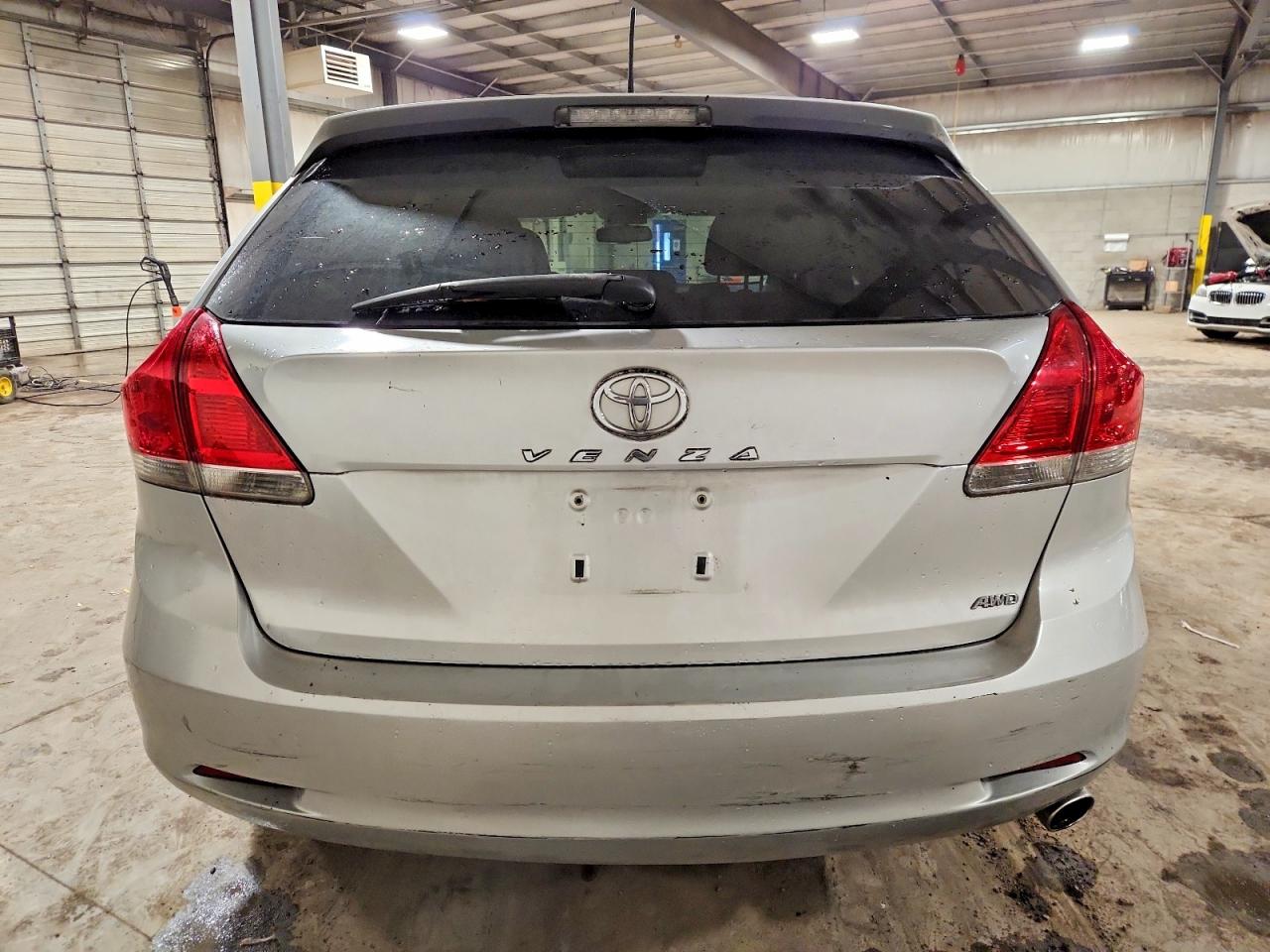 2011 TOYOTA VENZA photo 6