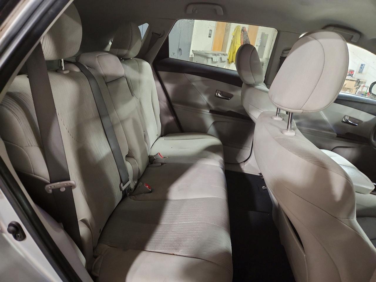 2011 TOYOTA VENZA photo 11