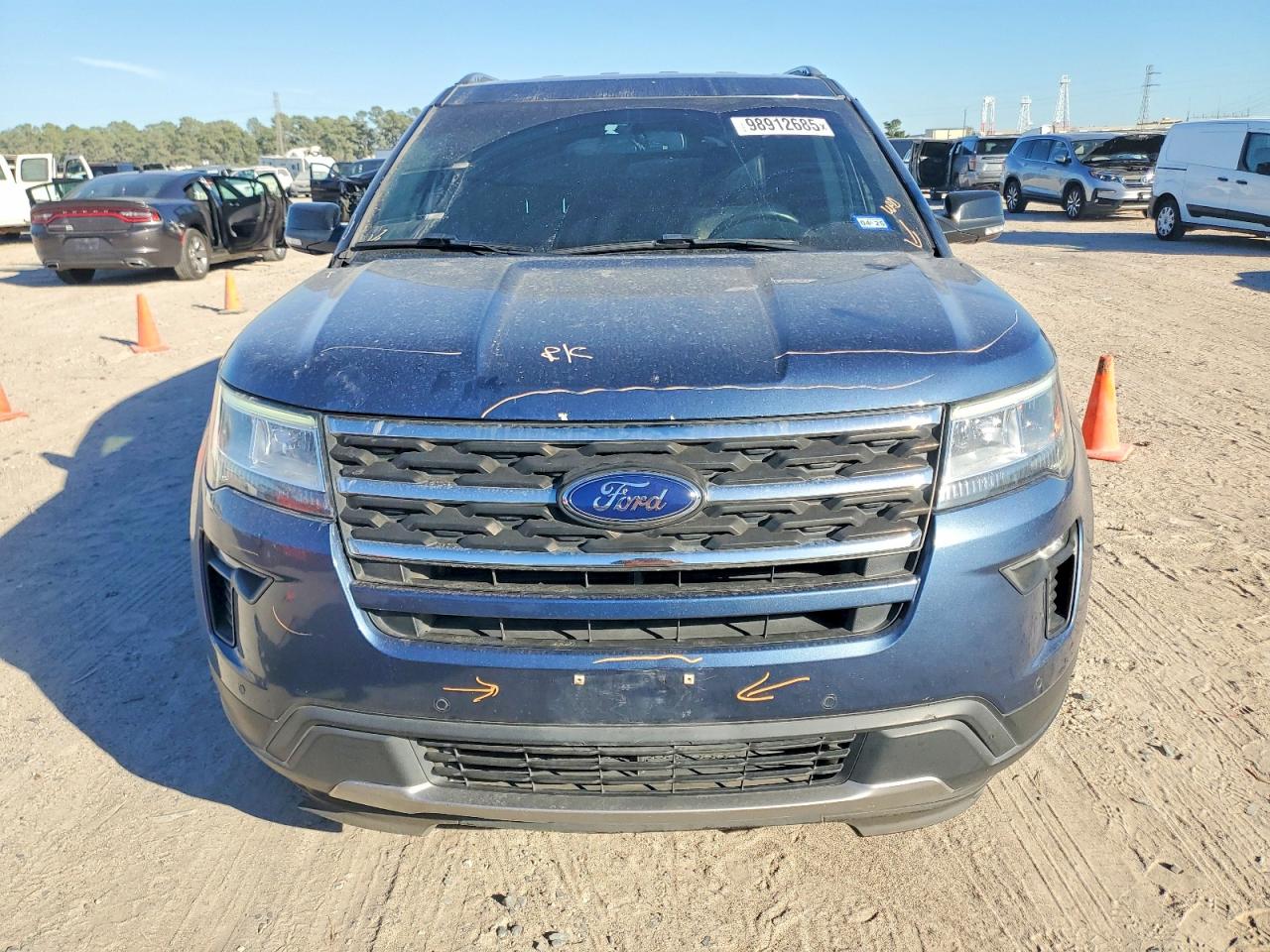 2018 FORD EXPLORER XLT photo 5