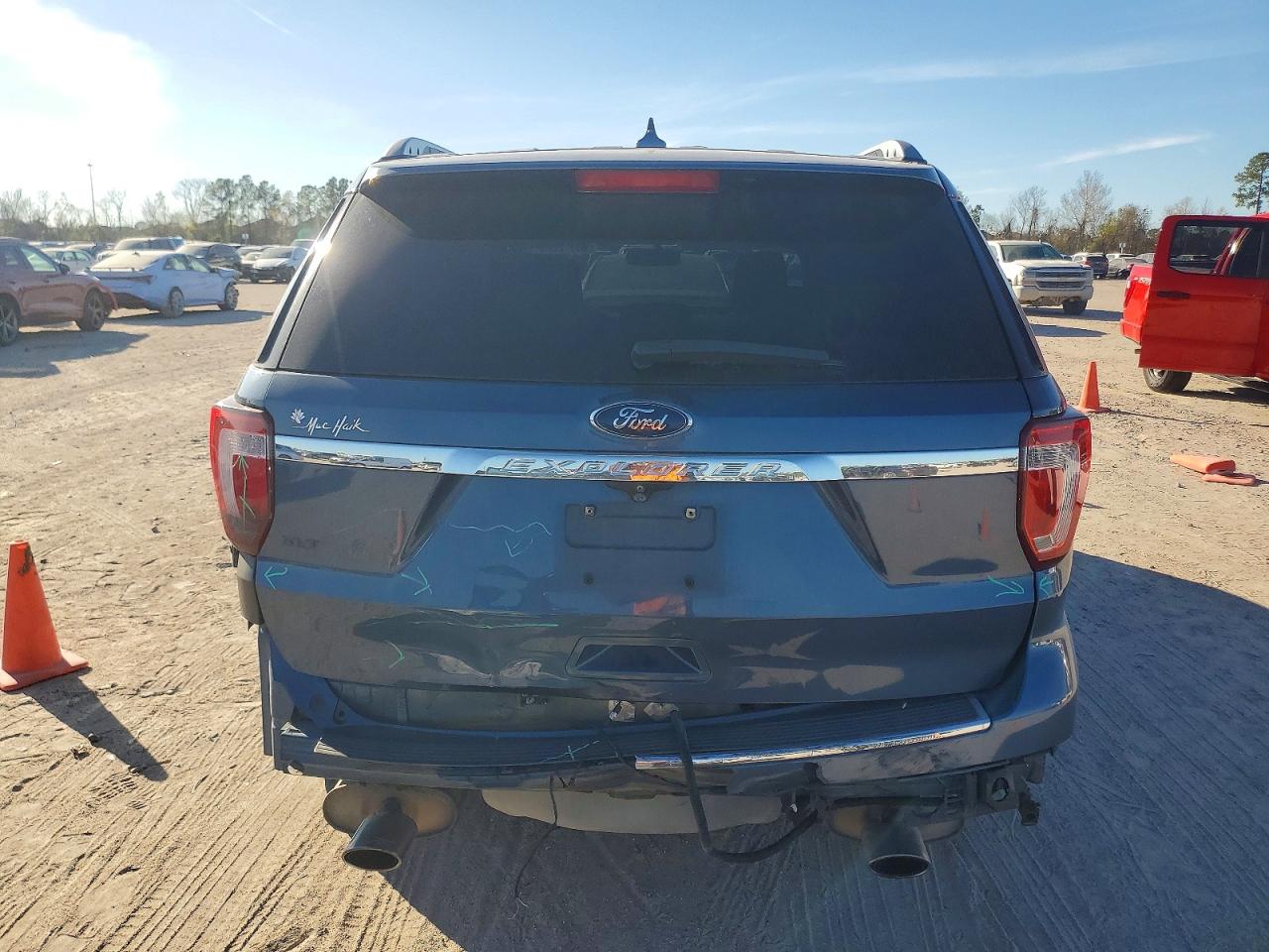 2018 FORD EXPLORER XLT photo 6