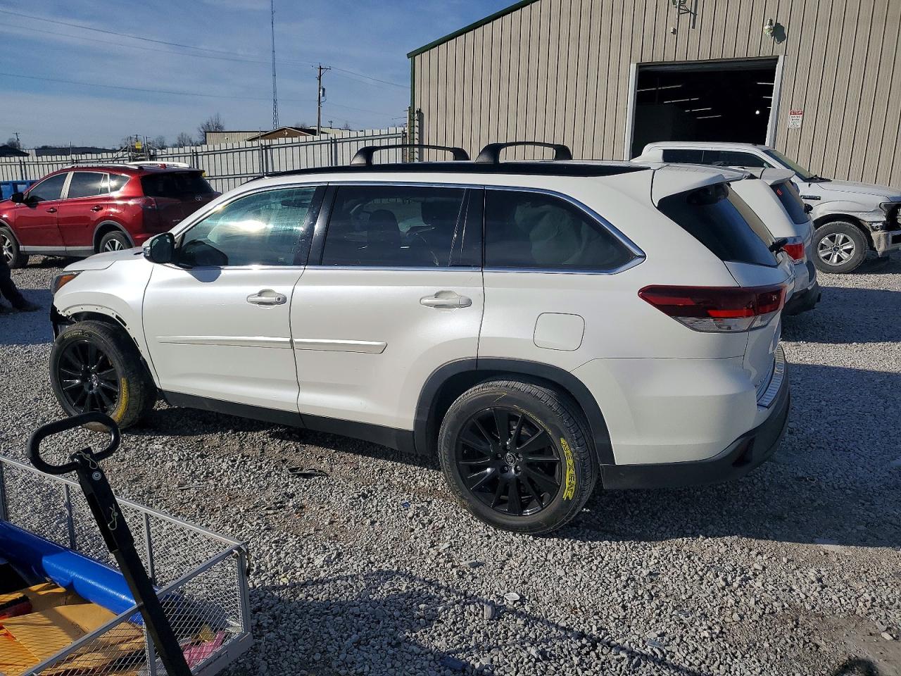 2019 TOYOTA HIGHLANDER SE photo 4
