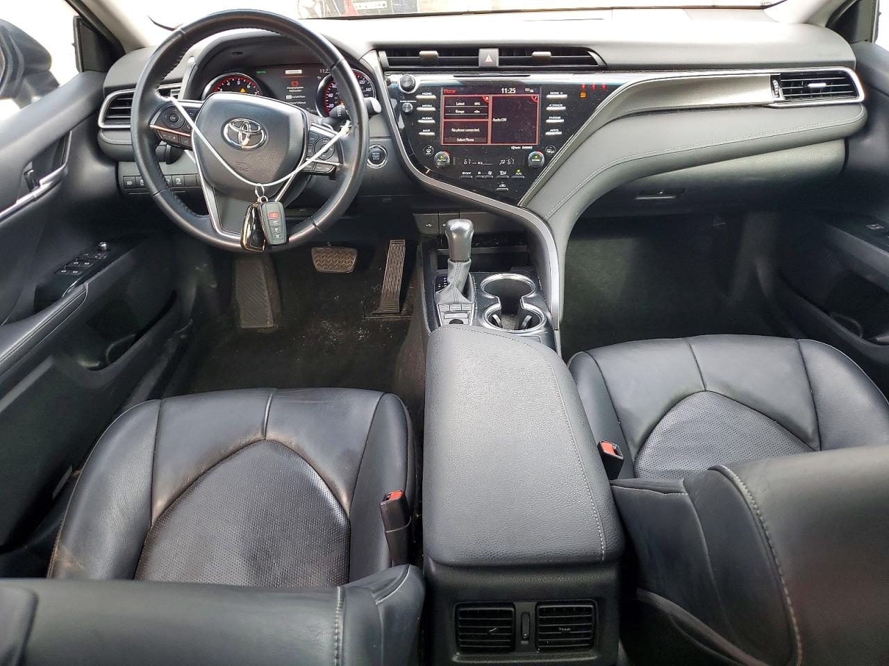 2020 TOYOTA CAMRY XSE photo 8