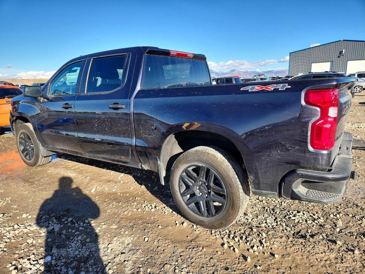 2023 CHEVROLET SILVERADO K1500 CUSTOM photo 2