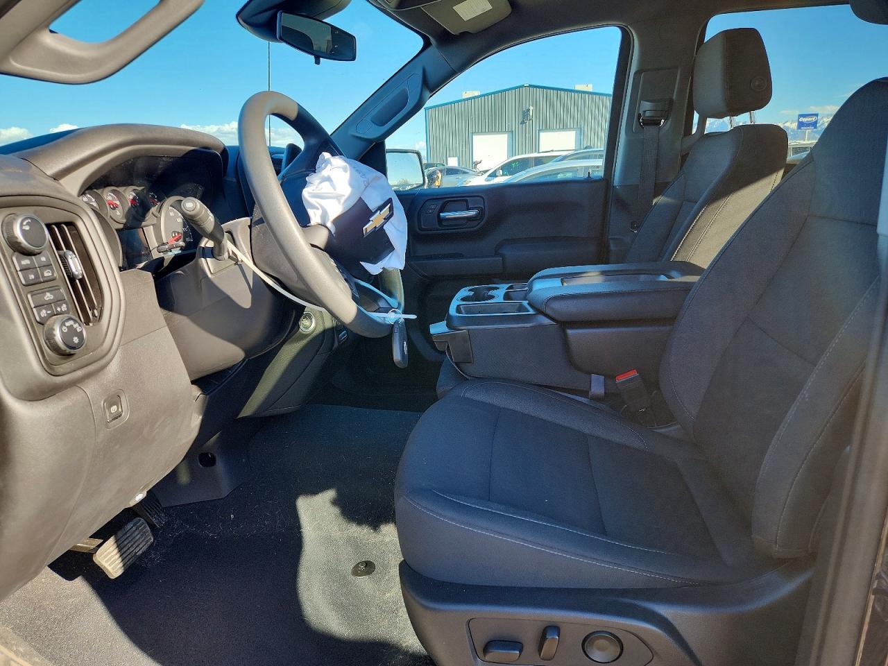 2023 CHEVROLET SILVERADO K1500 CUSTOM photo 7